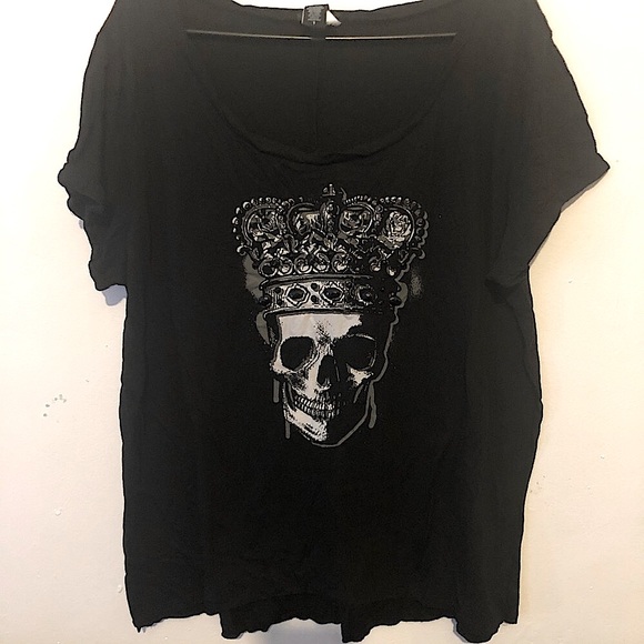 Torrid skull with crown t-shirt sz 1X - Picture 2 of 4